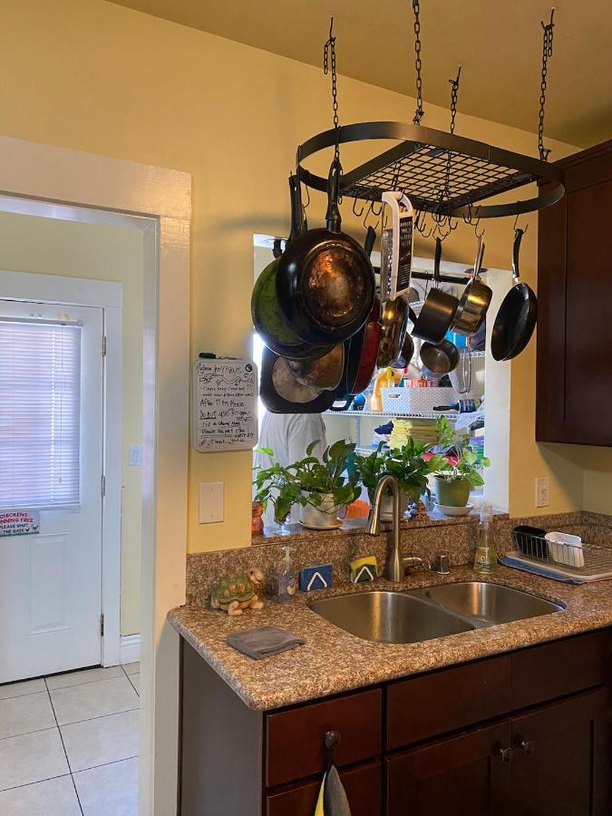 Privatunterkunft Private Angeles - Free Wifi, Ac, Tv, Private Fridge, Kitchen, Near Usc - Exposition Park - Usc Memorial Coliseum - Banc Of California Bmo Stadium - Downtown Angeles Dtla - Of Southern California Usc!!! *